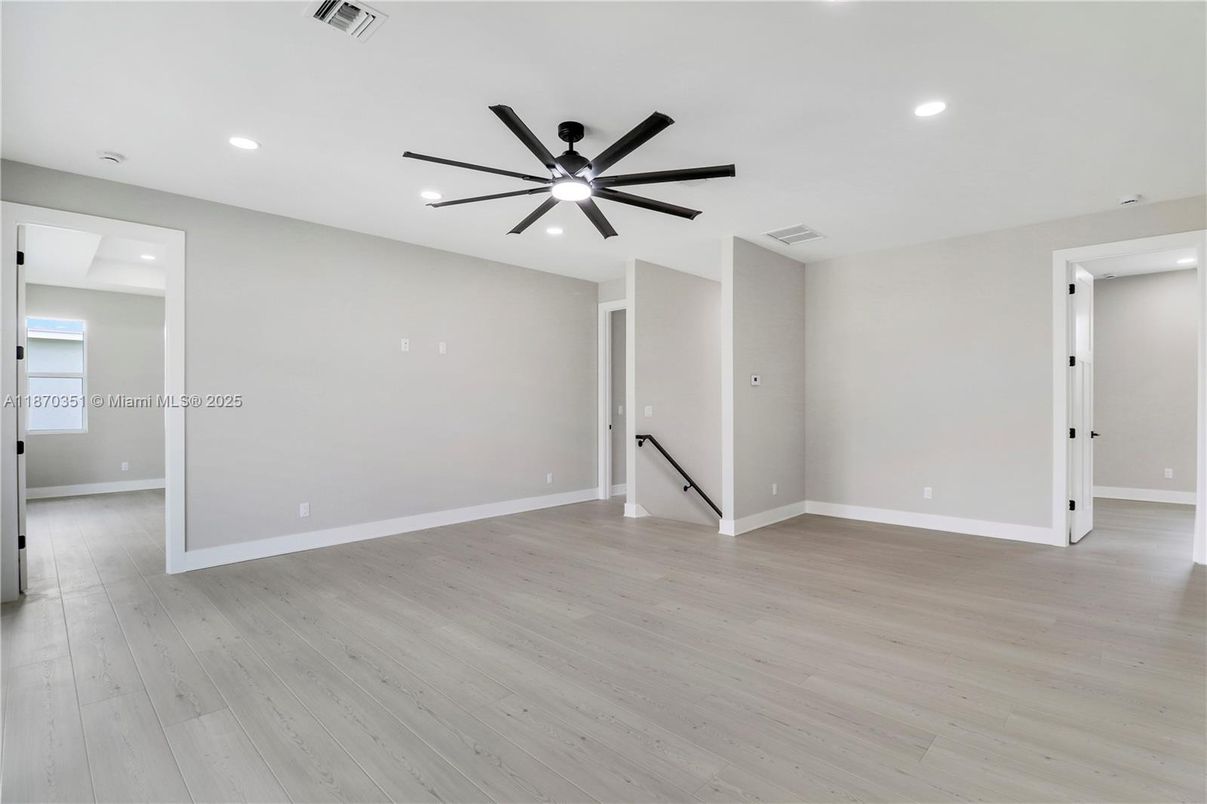 Empty room, Interior, Pendant Lights, Recessed Lighting, Wood Texture Flooring