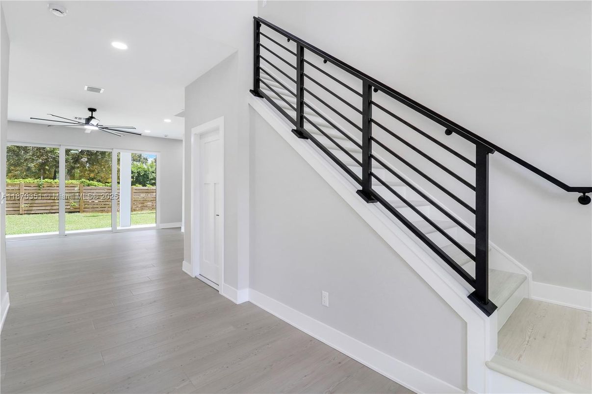 Interior, Recessed Lighting, Wood Texture Flooring