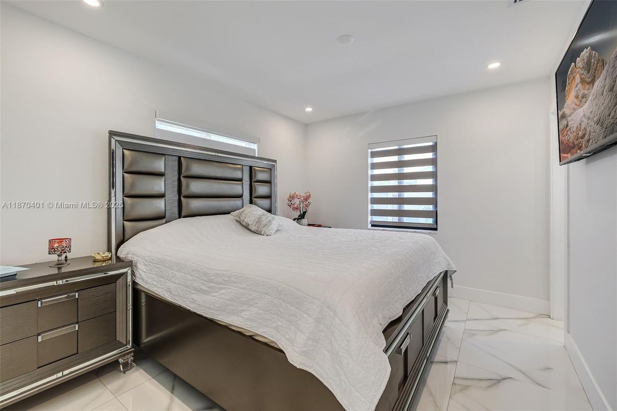 Bedroom, Interior, Marble, Recessed Lighting