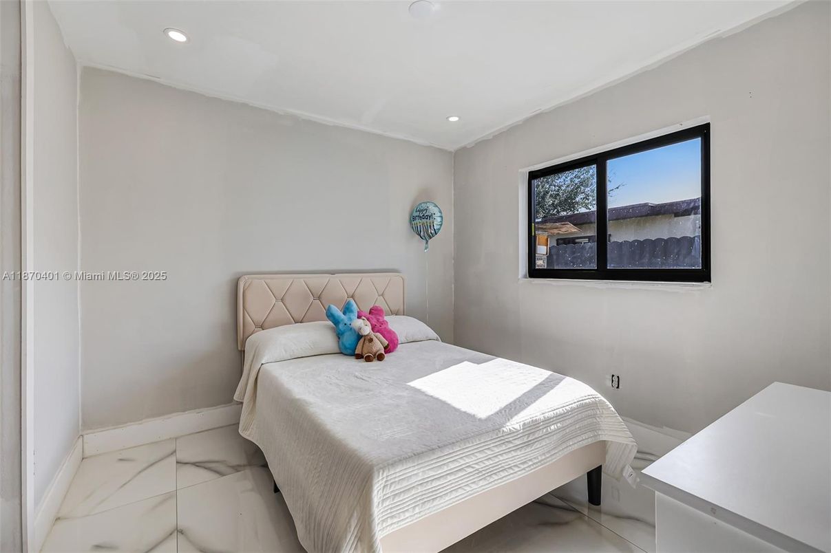 Bedroom, Interior, Marble, Recessed Lighting
