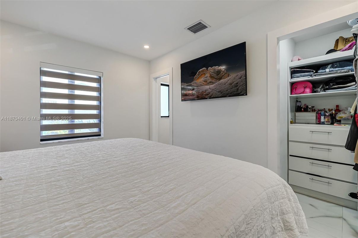 Bedroom, Interior, Marble, Recessed Lighting