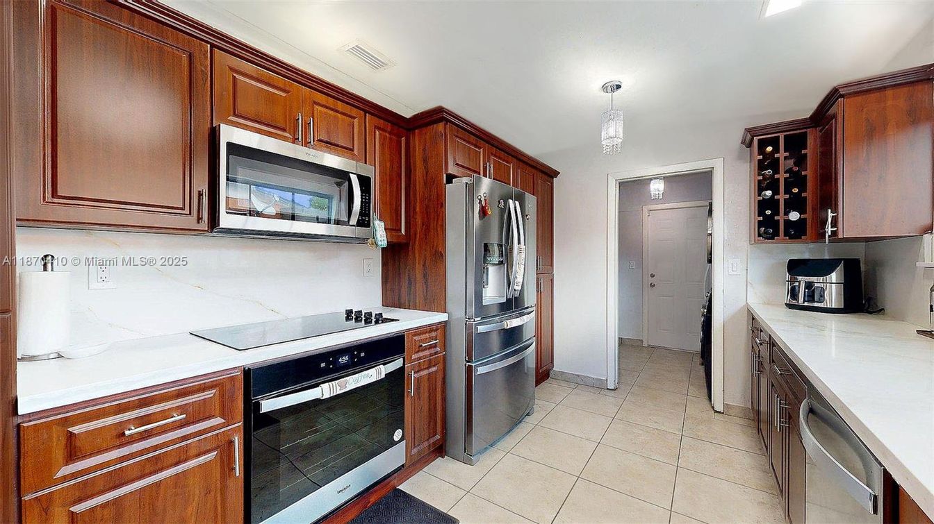Interior, Kitchen, Stainless Steel Appliances