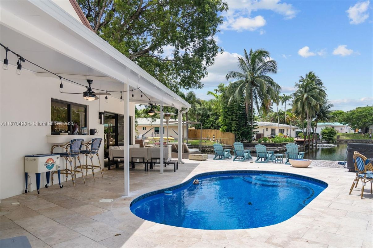 Exterior, Pool, Water