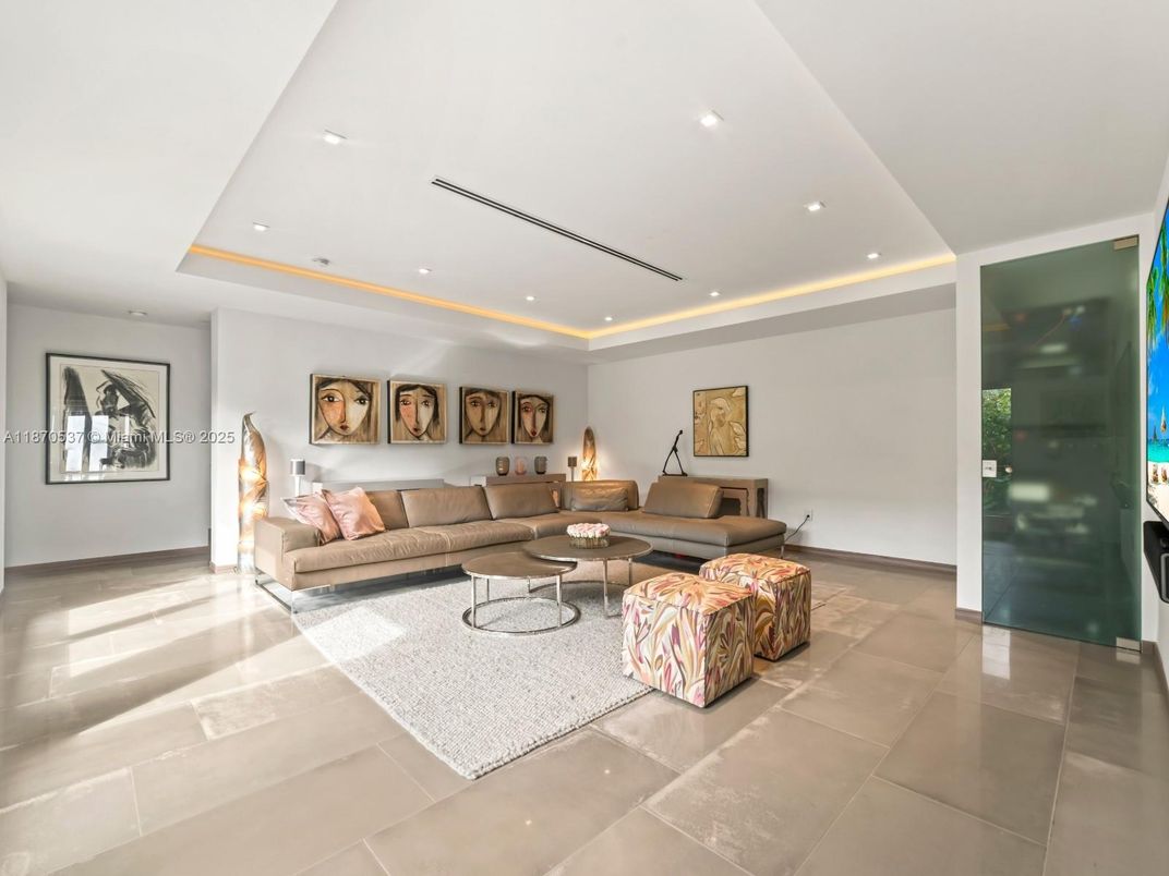 Interior, Living room, Recessed Lighting