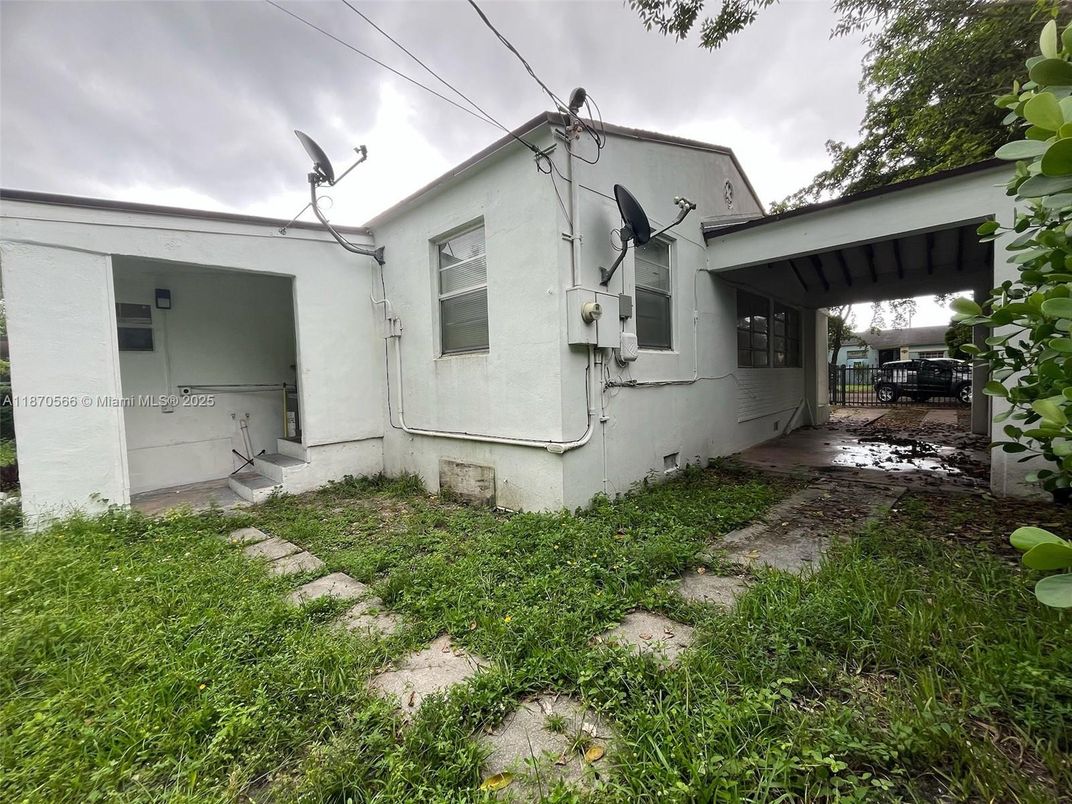 Backyard, Exterior