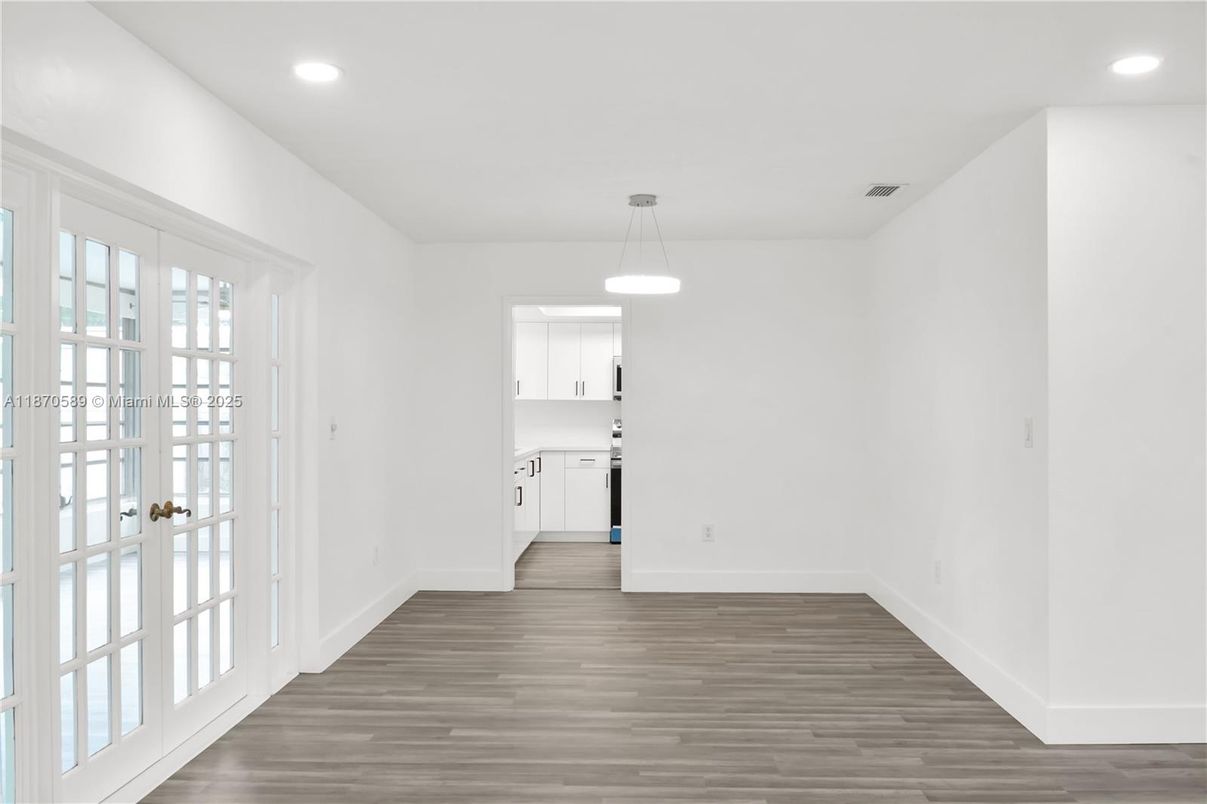 Empty room, Interior, Pendant Lights, Recessed Lighting, Wood Texture Flooring