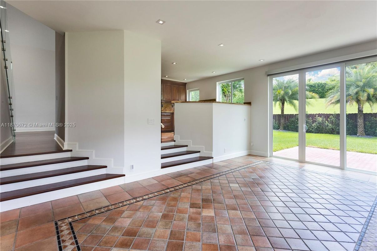 Empty room, Interior, Kitchen, Recessed Lighting