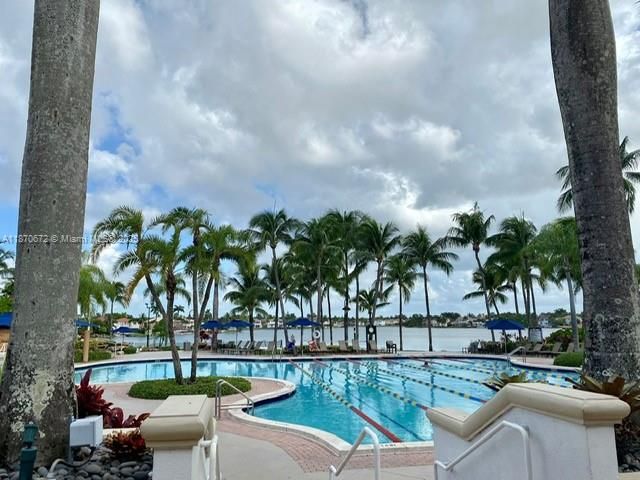Exterior, Pool, Water