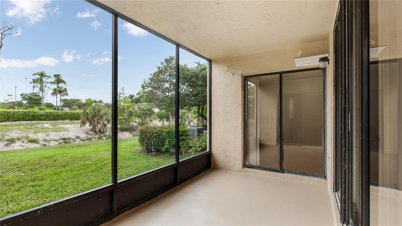 Empty room, Interior, Sun Room
