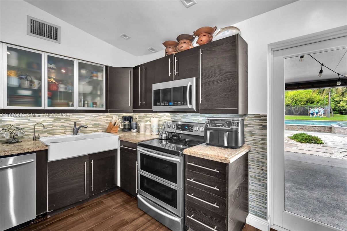 Interior, Kitchen, Stainless Steel Appliances, Wood Texture Flooring