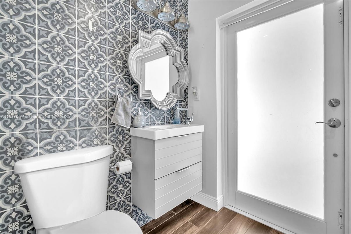 Bathroom, Interior, Wood Texture Flooring