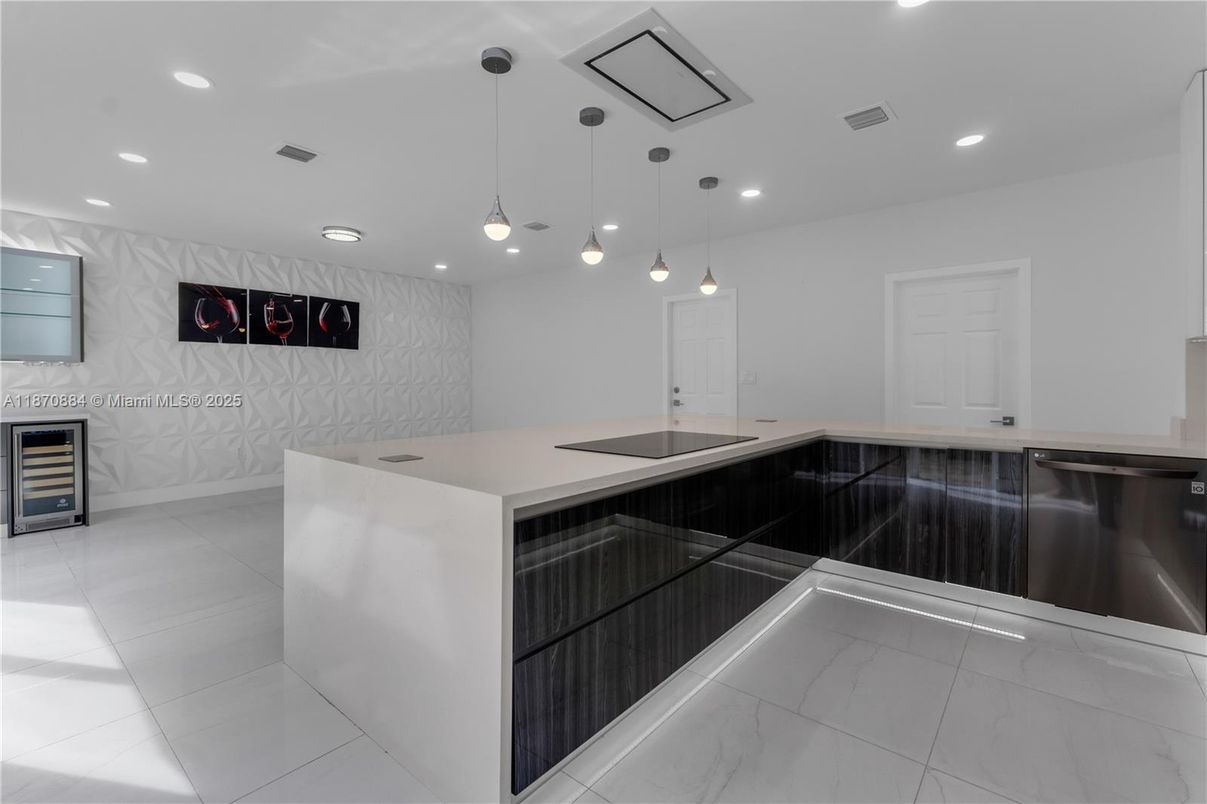 Interior, Kitchen, Marble, Pendant Lights, Recessed Lighting