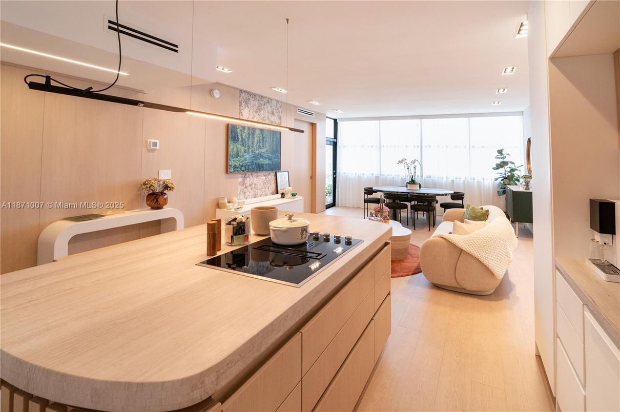 Dining room, Interior, Kitchen, Pendant Lights, Recessed Lighting, Wood Texture Flooring