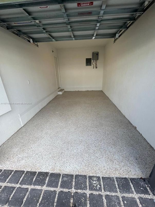 Garage, Interior