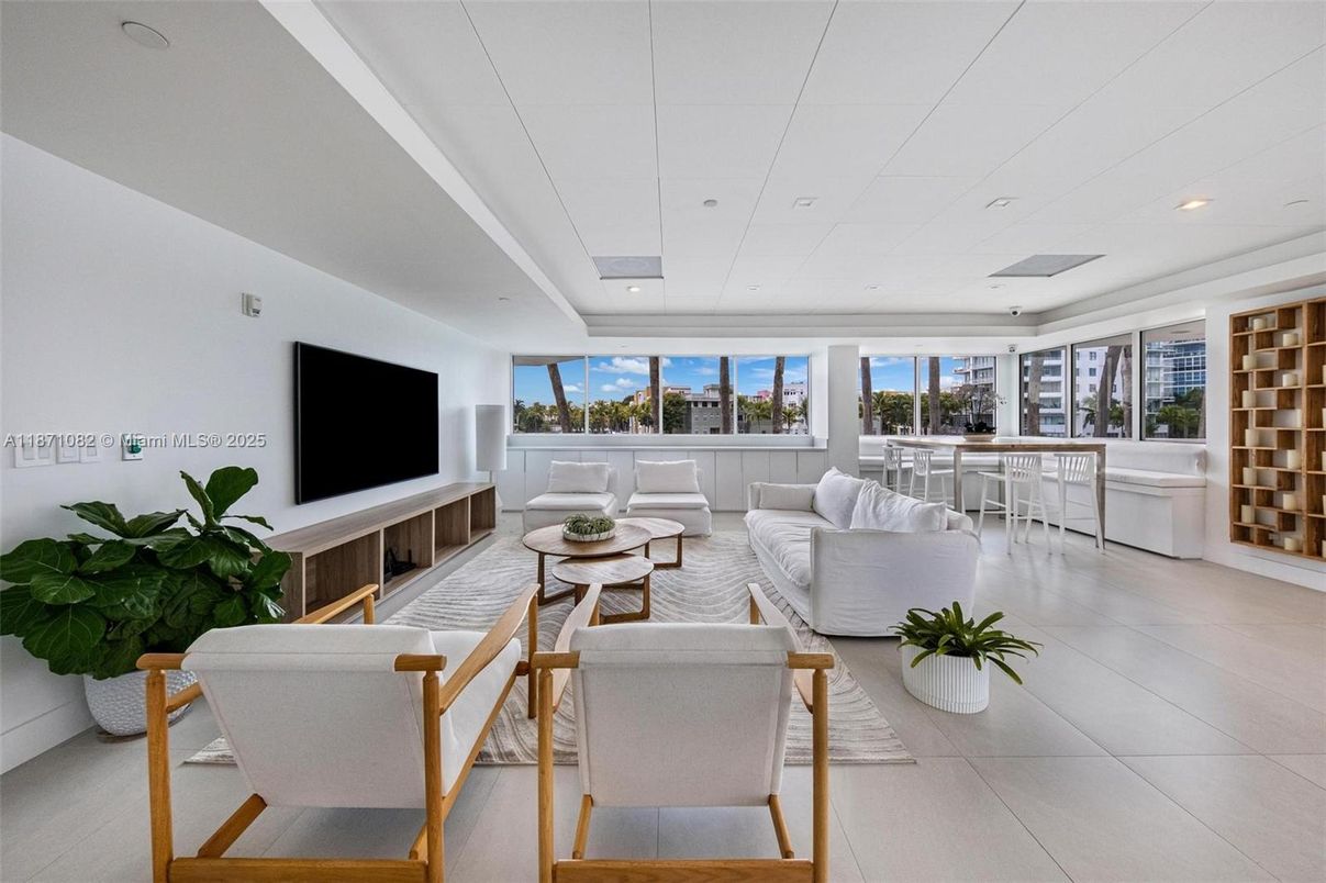 Interior, Living room, Recessed Lighting, Water
