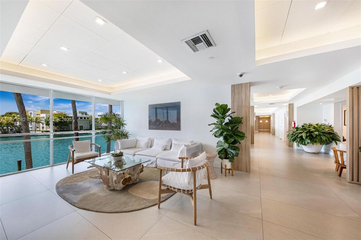 Interior, Living room, Recessed Lighting, Water