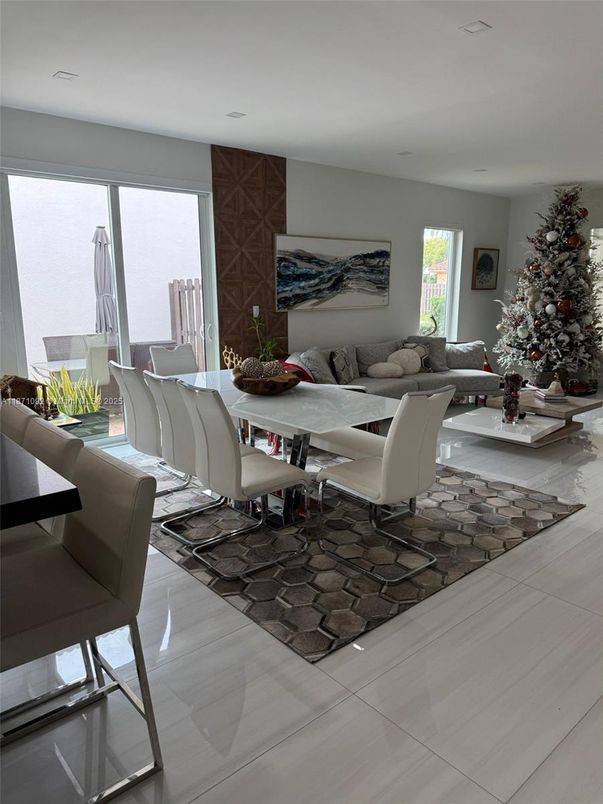 Dining room, Interior, Living room, Recessed Lighting
