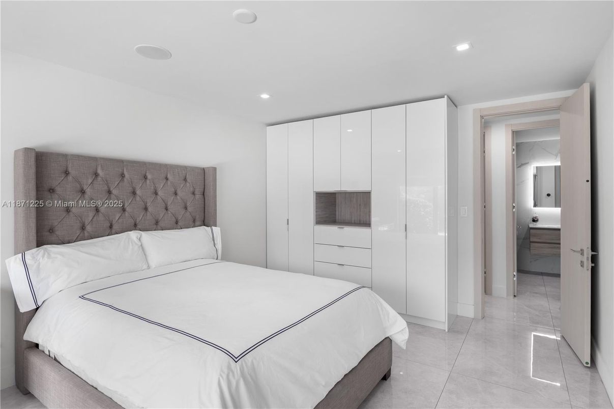 Bedroom, Interior, Recessed Lighting