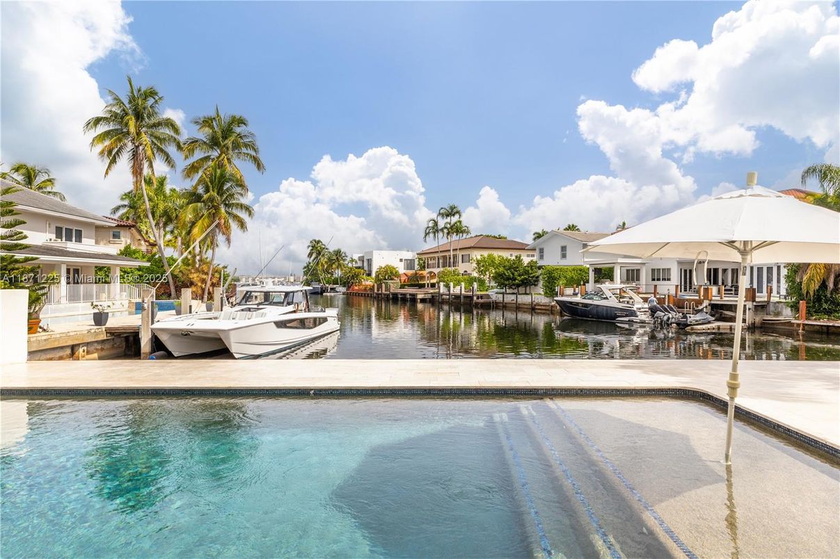 Exterior, Pool, Water