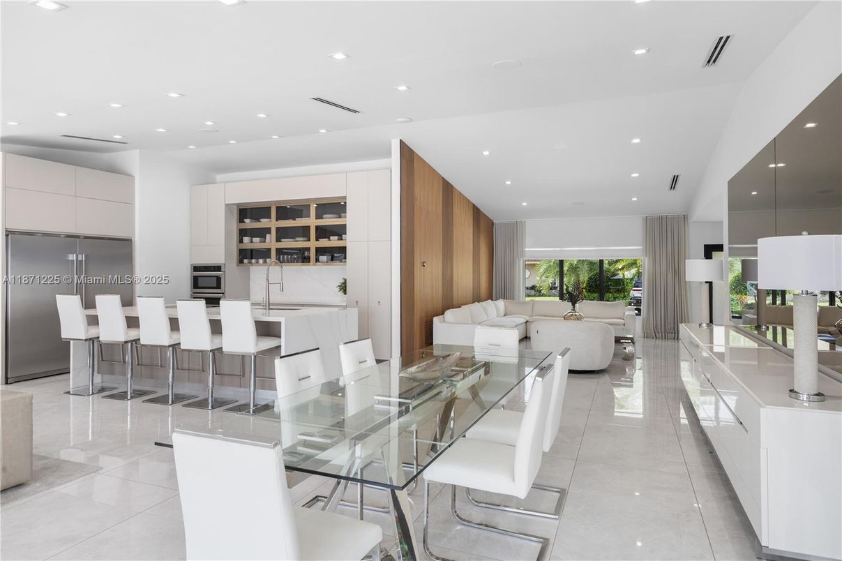 Dining room, Interior, Kitchen, Living room, Recessed Lighting