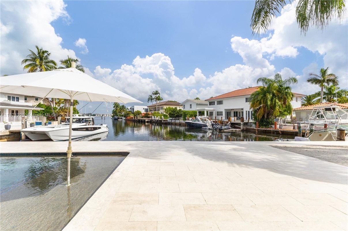 Exterior, Pool, Water