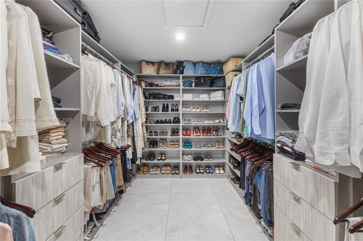 Interior, Recessed Lighting, Walk-in Closets