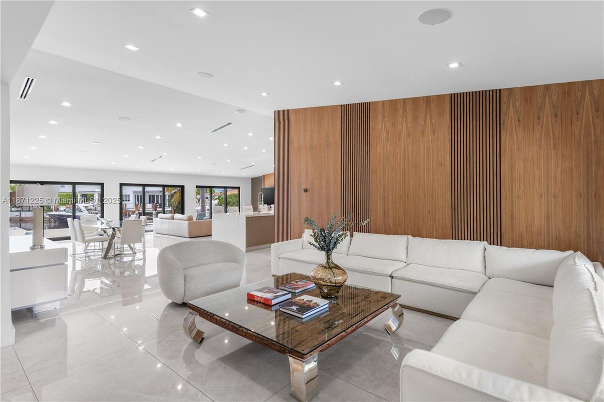 Dining room, Interior, Living room, Recessed Lighting, Wooden Walls