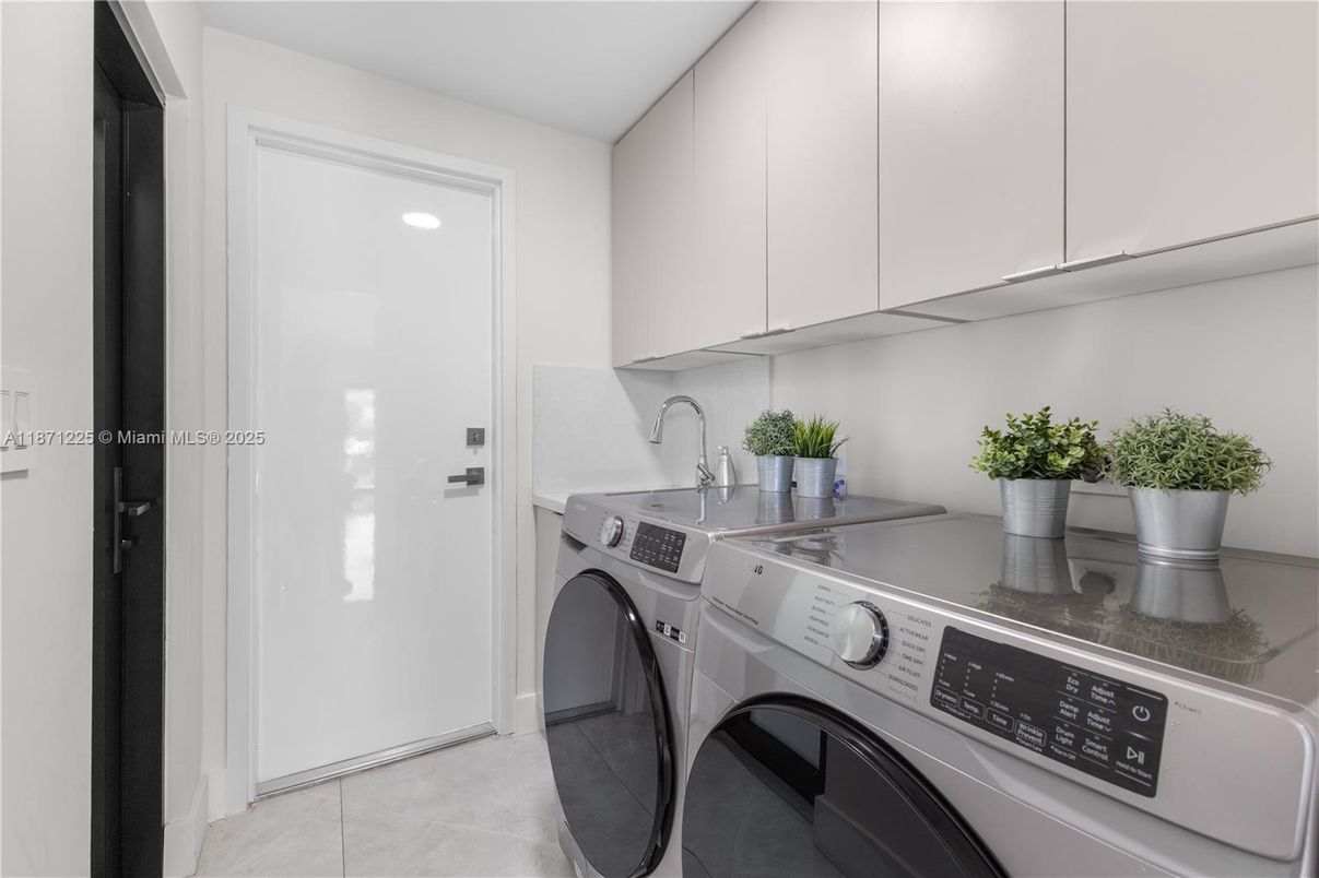 Interior, Washer
