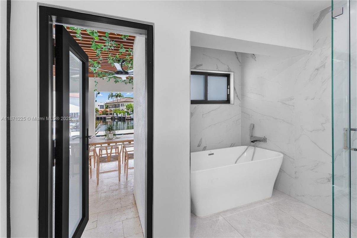 Bathroom, Free Standing Baths, Interior, Marble Walls