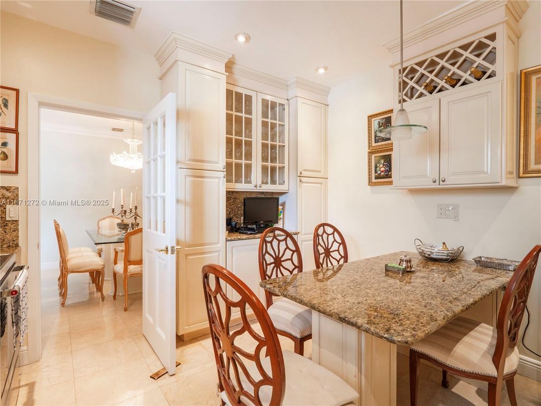 Chandelier, Dining room, Interior, Kitchen, Recessed Lighting