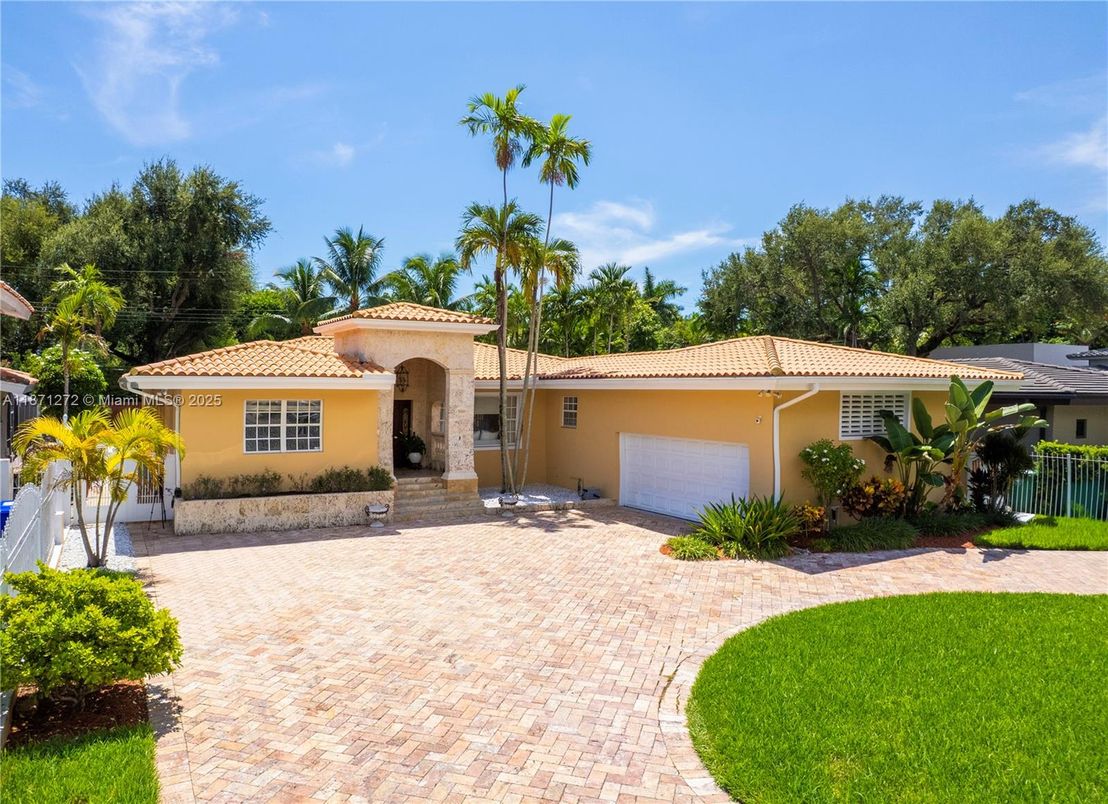 Attached, Backyard, Exterior, Facade, Mediterranean