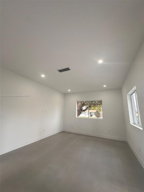 Empty room, Interior, Recessed Lighting