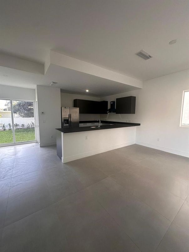 Empty room, Interior, Kitchen, Recessed Lighting