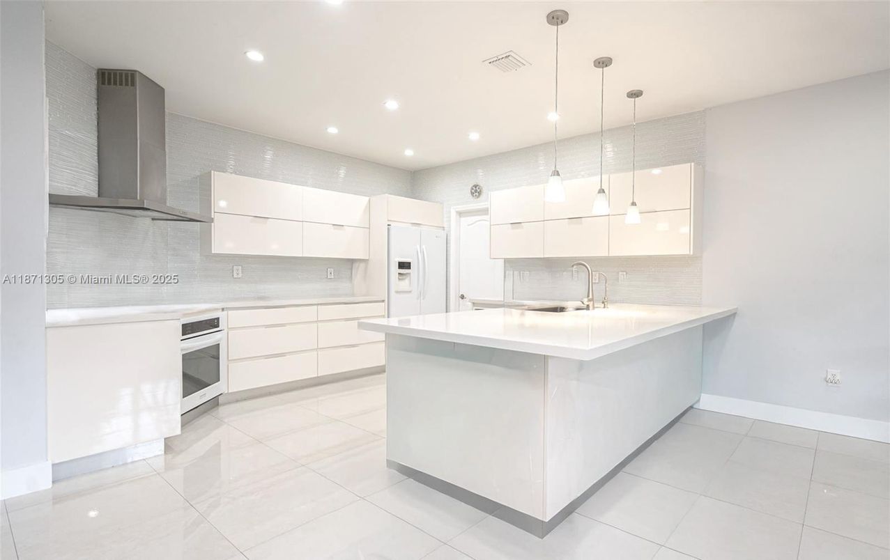 Interior, Kitchen, Pendant Lights, Recessed Lighting, Stainless Steel Appliances