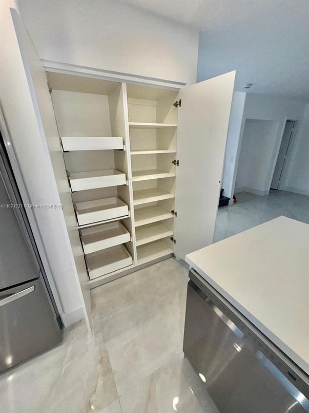 Interior, Walk-in Closets