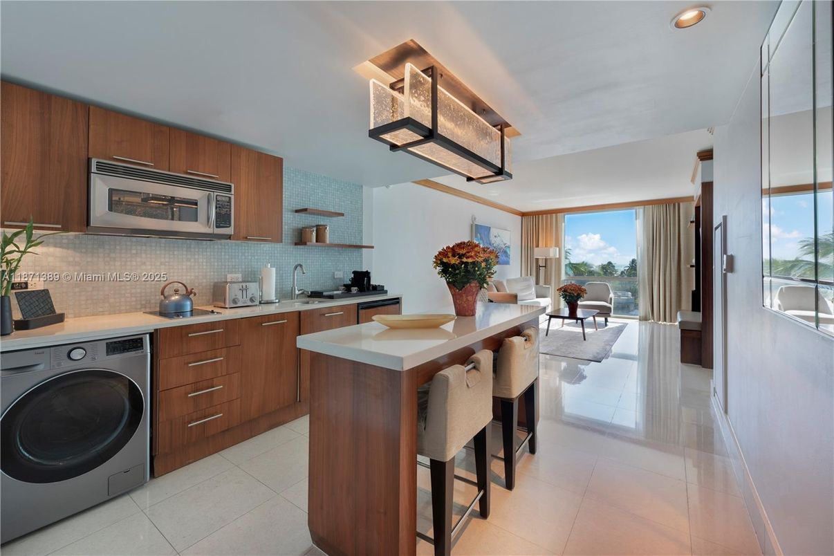Interior, Kitchen, Recessed Lighting, Washer