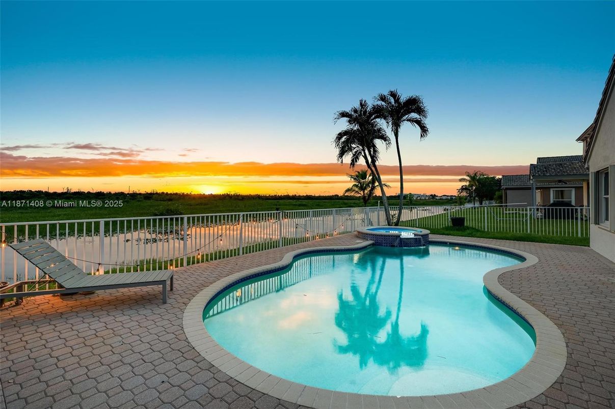 Exterior, Pool, Water