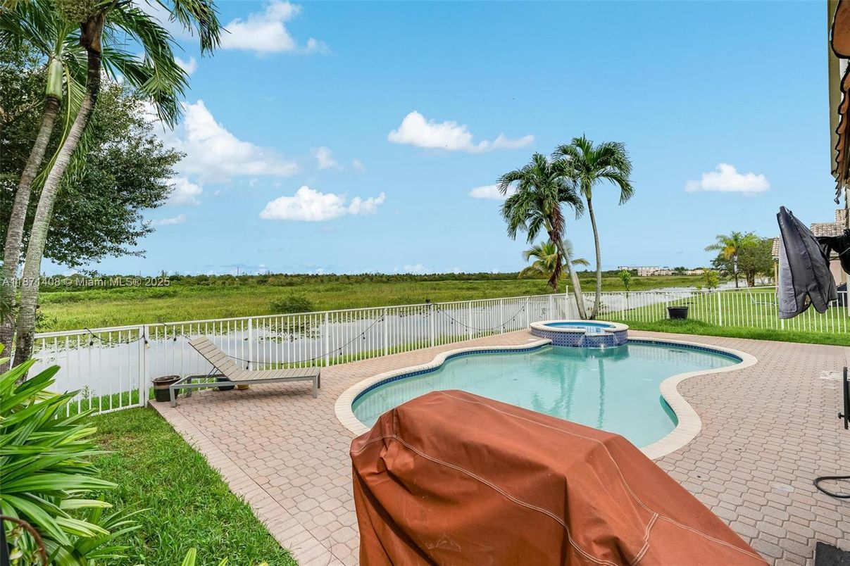 Exterior, Pool, Water