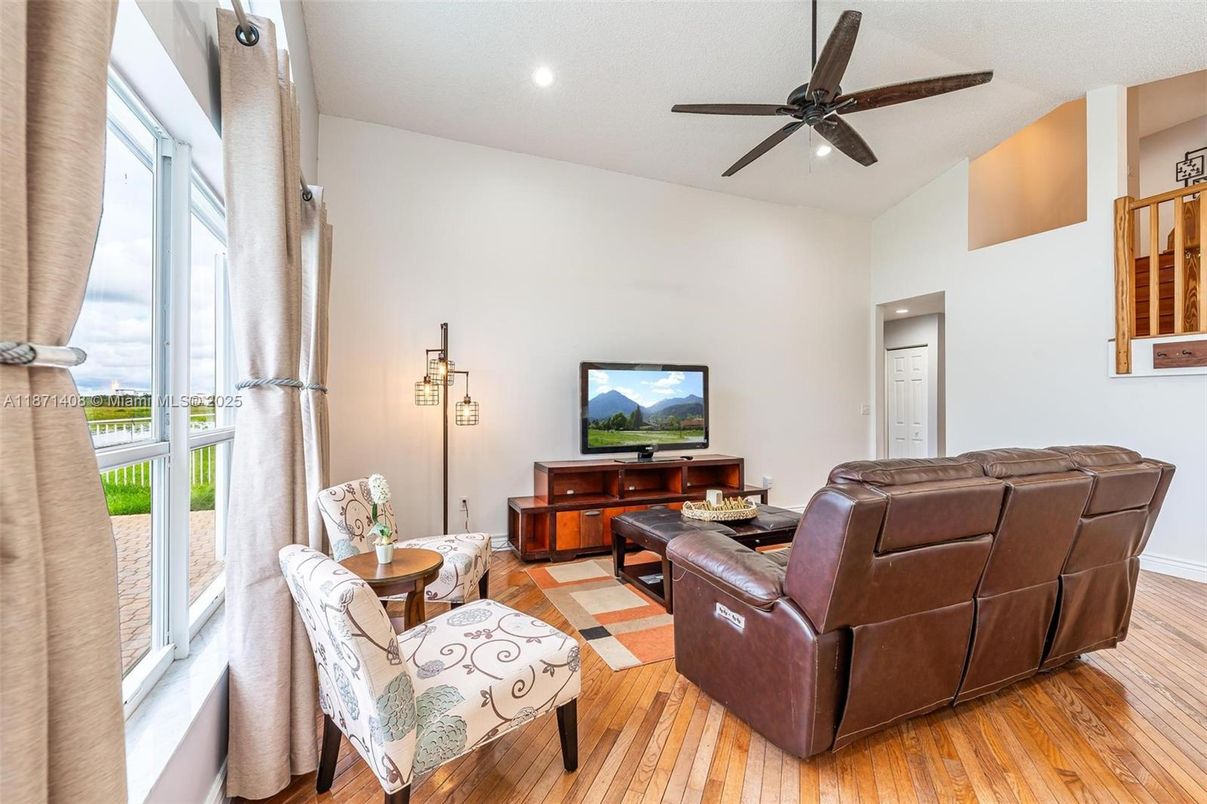 Home Theatre Room, Interior, Living room, Recessed Lighting, Wood Texture Flooring