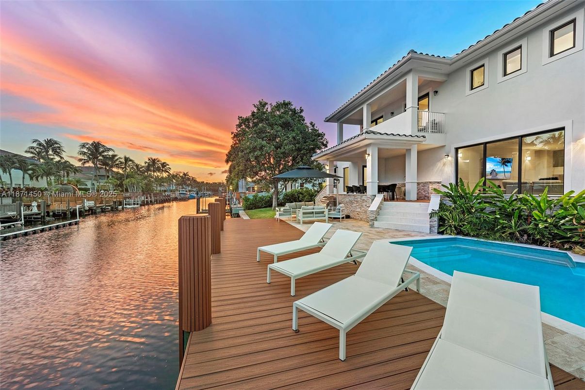 Exterior, Pool, Water