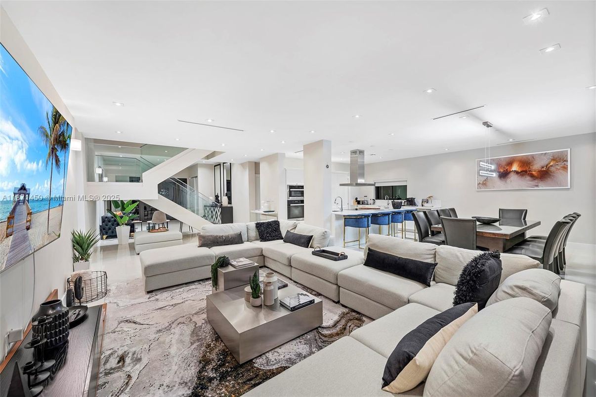 Dining room, Interior, Kitchen, Living room, Pendant Lights, Recessed Lighting, Stainless Steel Appliances, Water