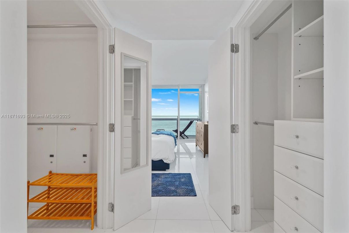 Bedroom, Interior, Water