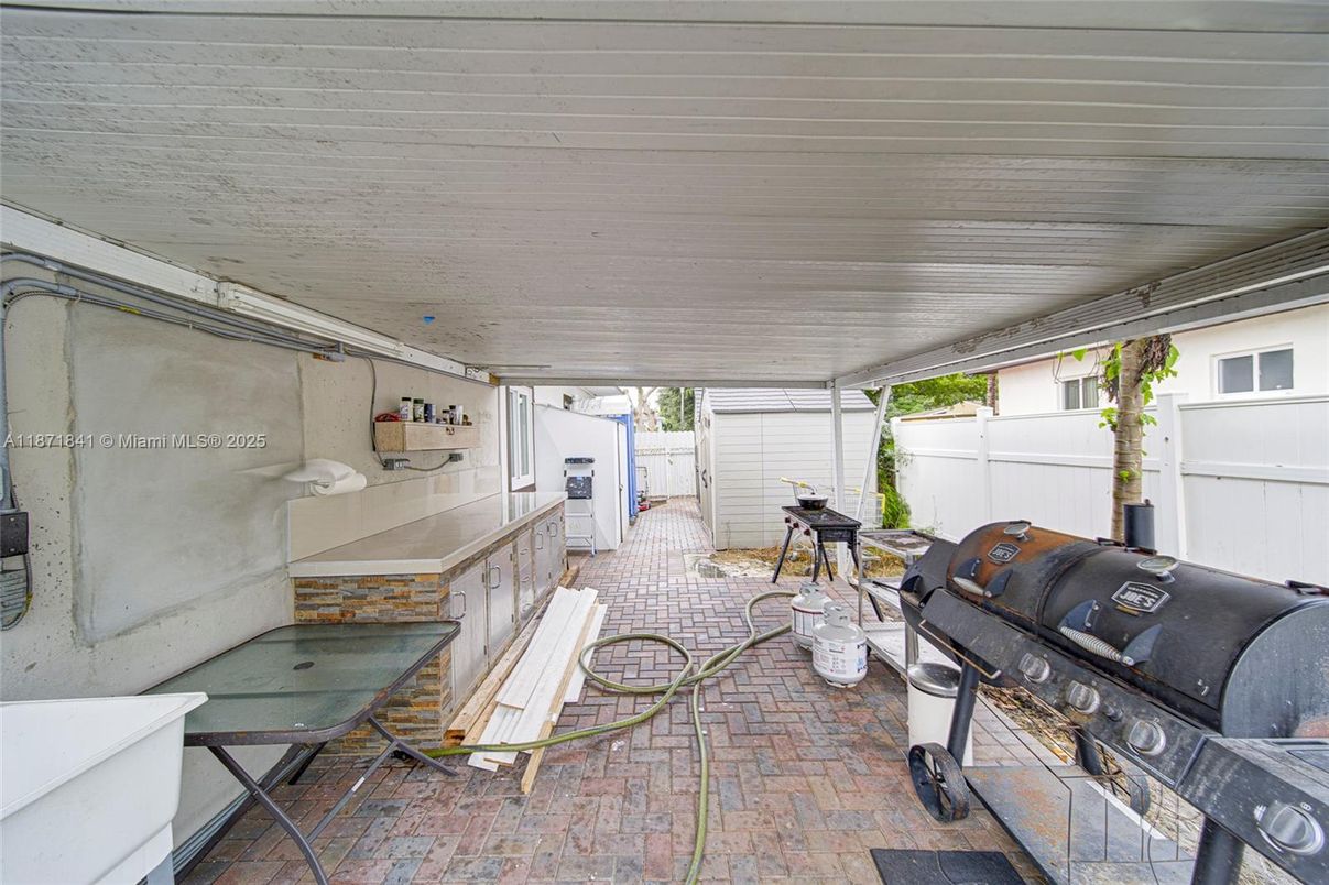 Exterior, Outdoor Kitchen