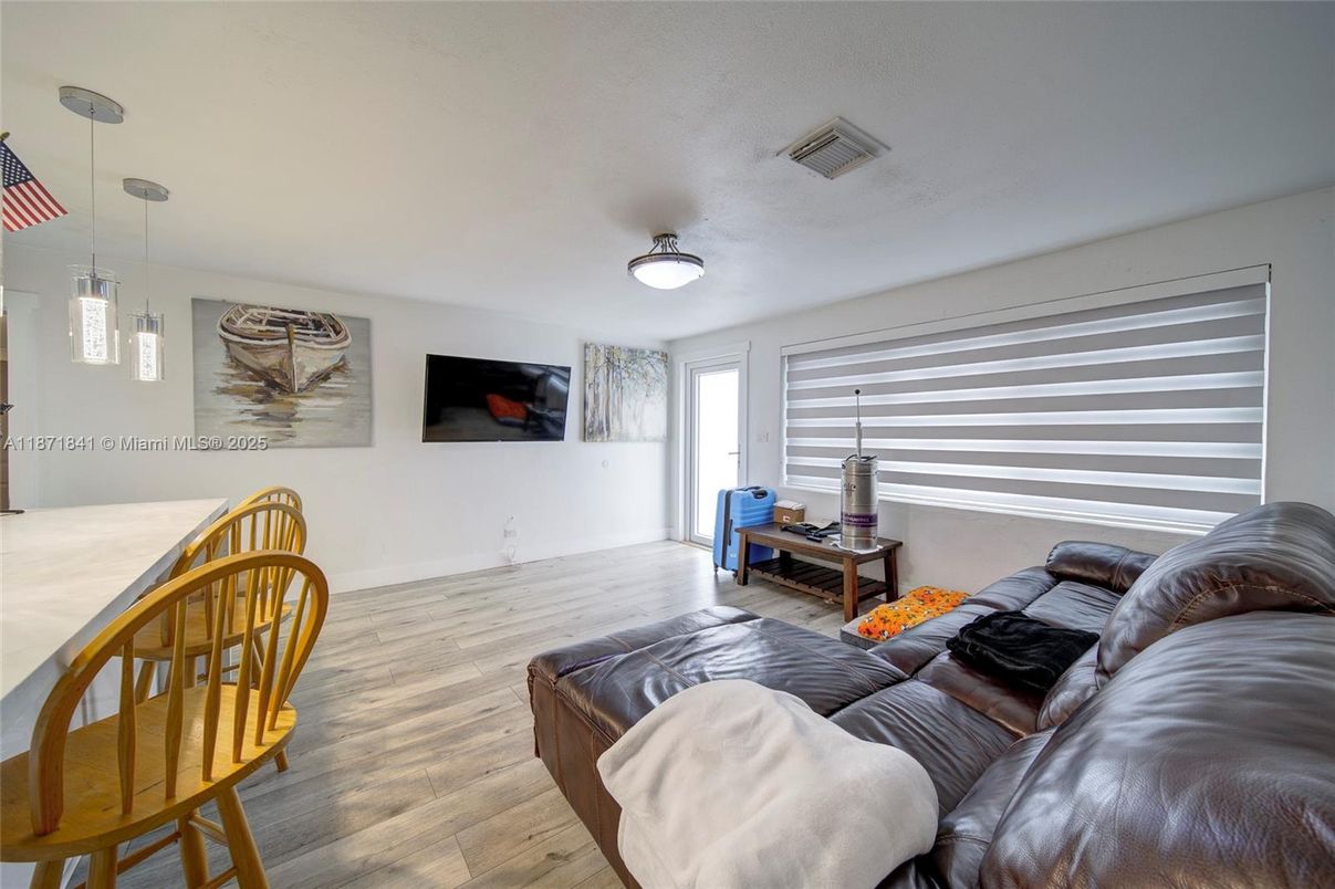 Interior, Living room, Pendant Lights, Wood Texture Flooring