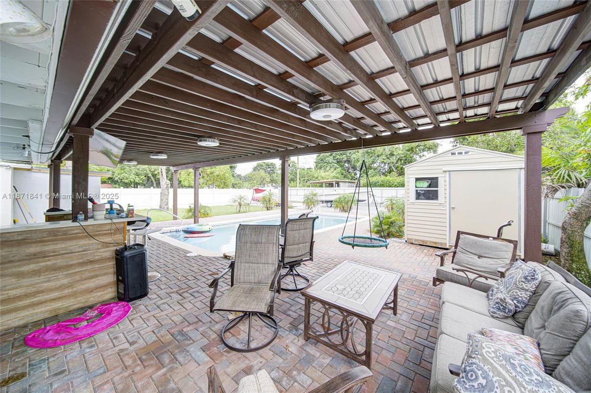 Exterior, Playground, Pool