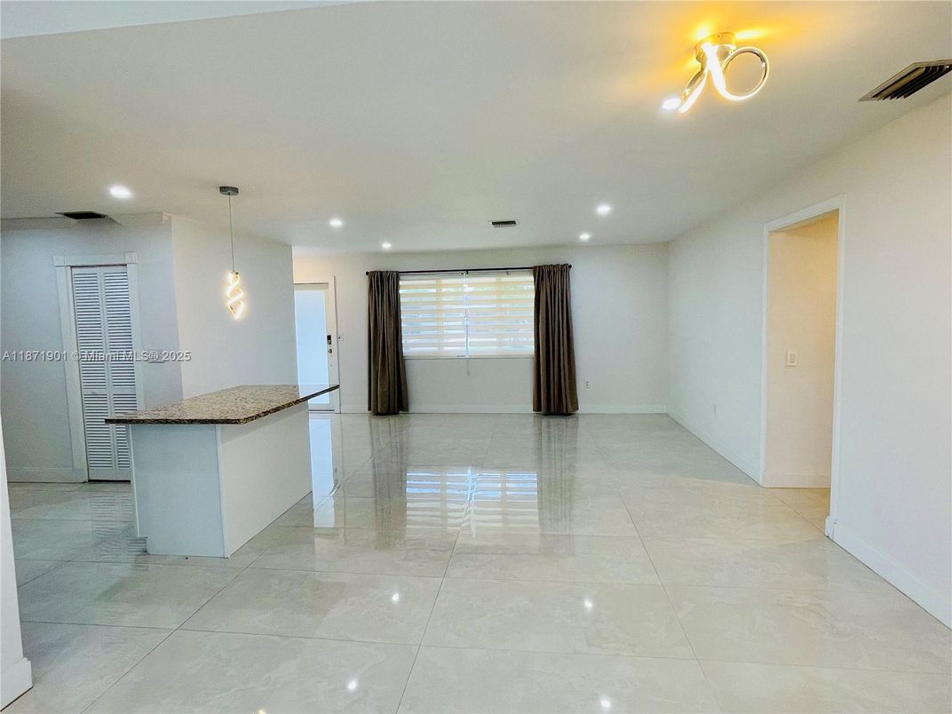 Empty room, Interior, Pendant Lights, Recessed Lighting