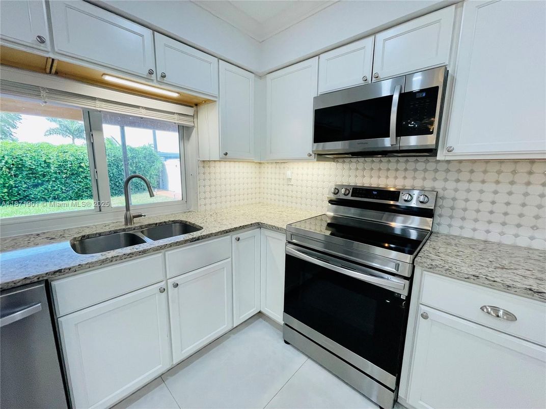 Interior, Kitchen, Stainless Steel Appliances