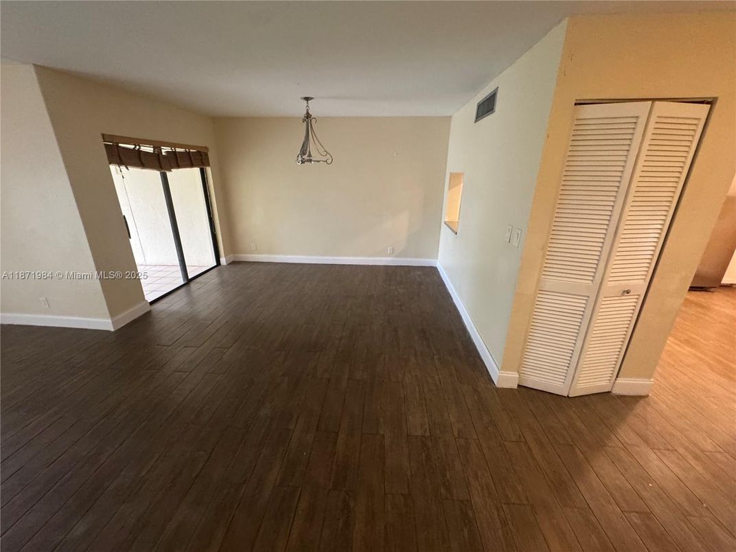 Empty room, Interior, Pendant Lights, Wood Texture Flooring