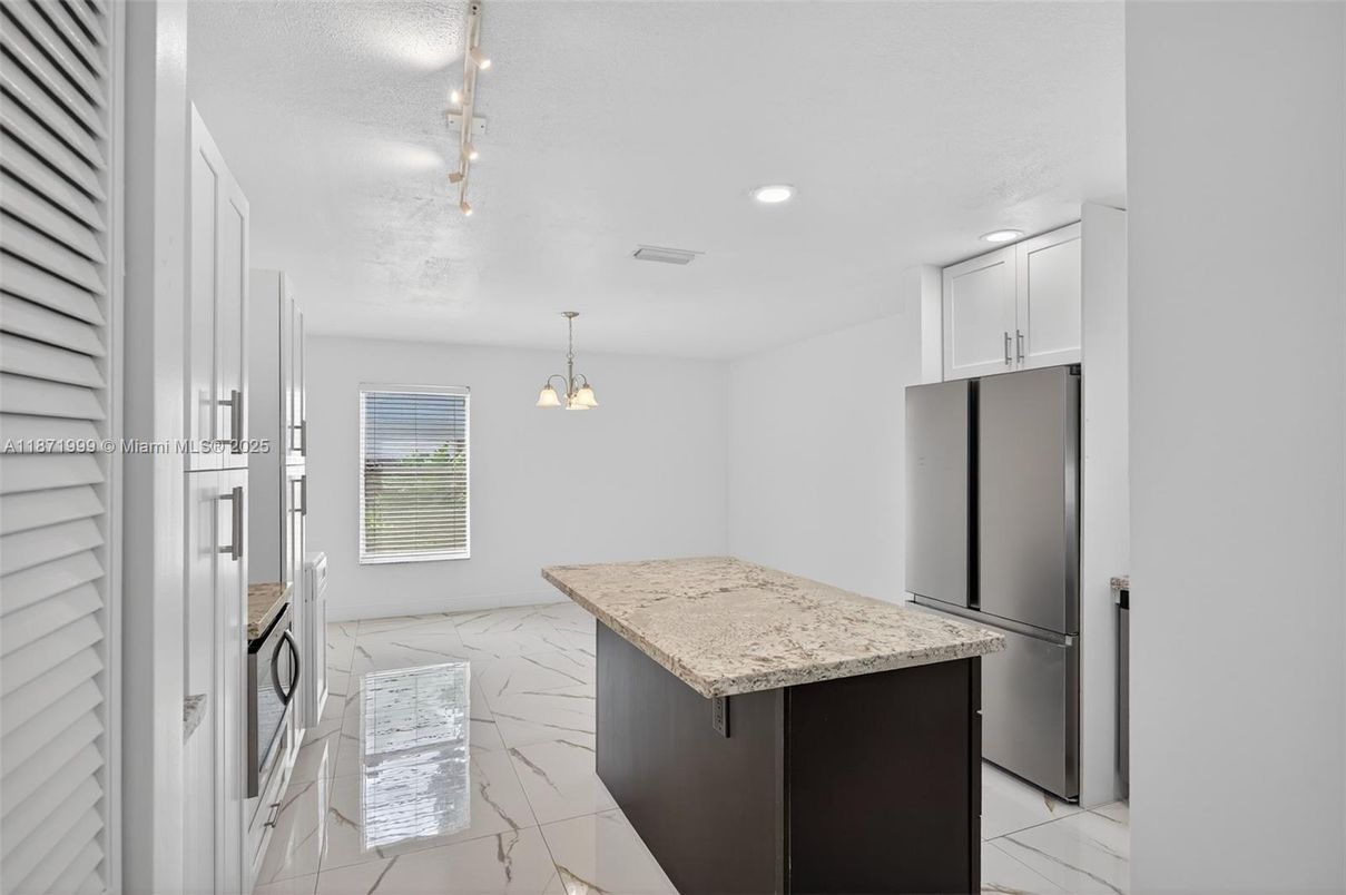 Interior, Kitchen, Marble, Pendant Lights, Recessed Lighting