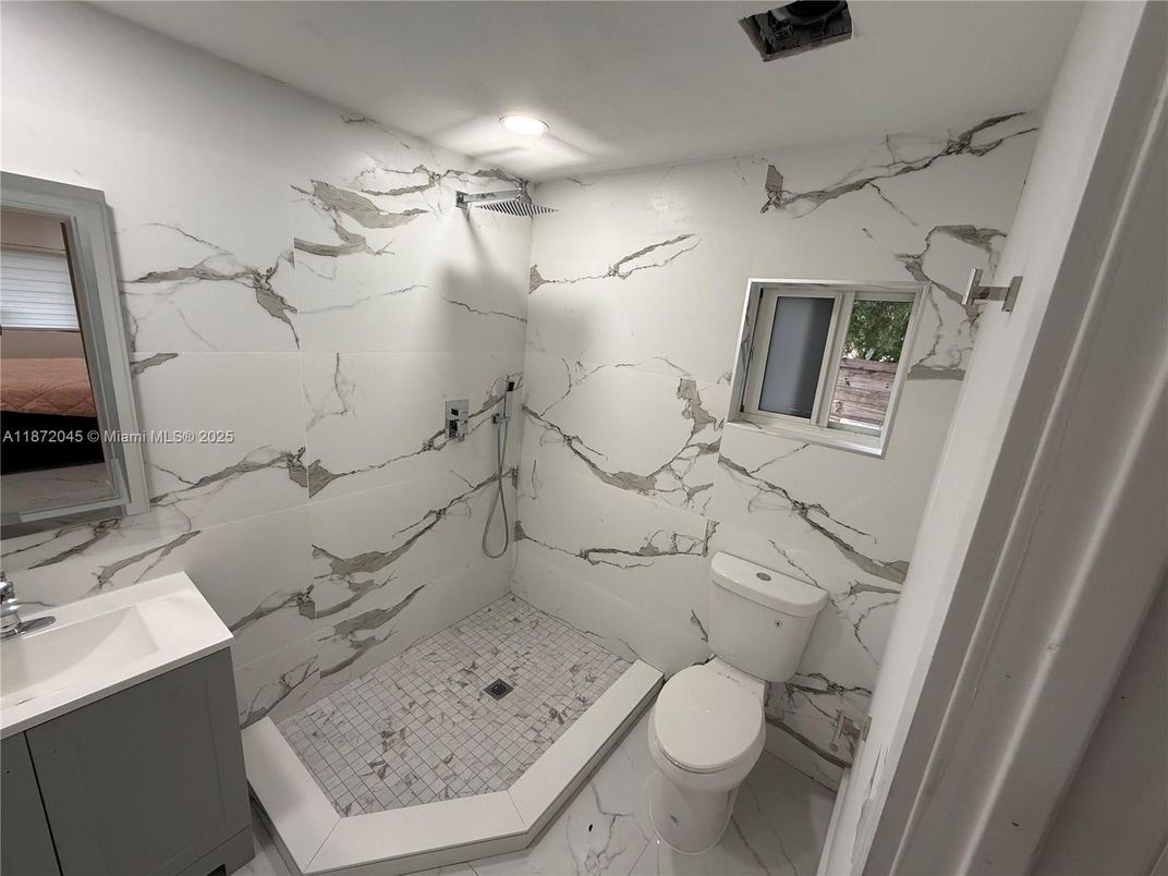 Bathroom, Interior, Marble Walls, Recessed Lighting